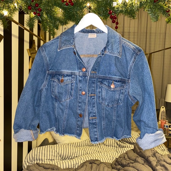 Victoria’s Secret PINK Cropped Jean Jacket - Picture 3 of 5